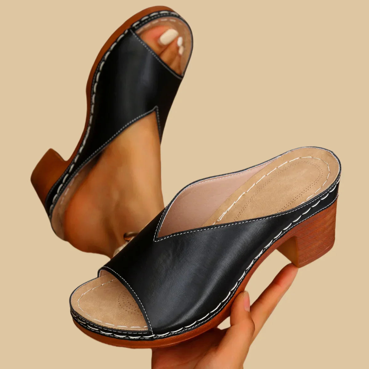 Sorina – Ortopedisk sandal med tjock klack