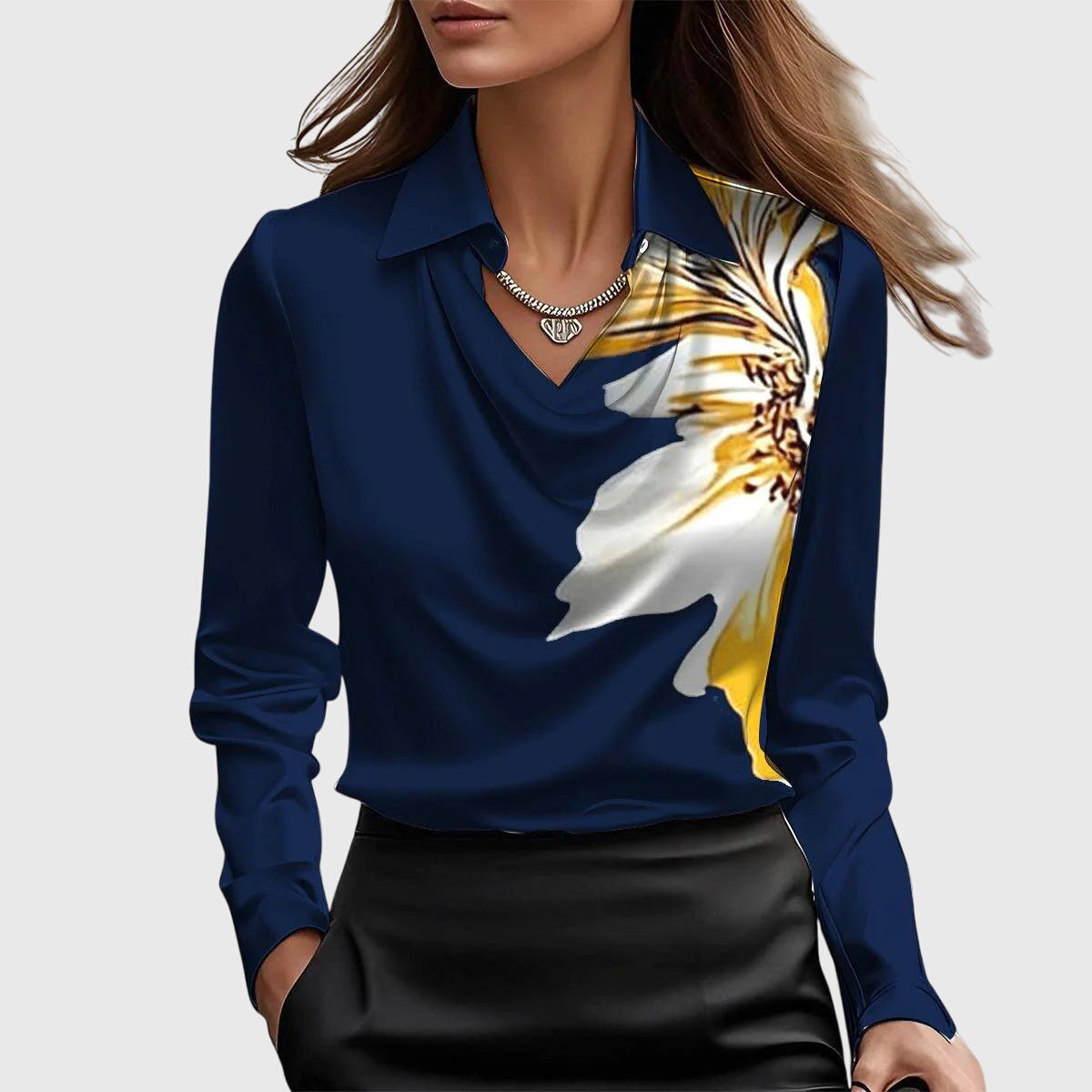 Sylvie | Blus med Lyxig Glans och Veckad Hals