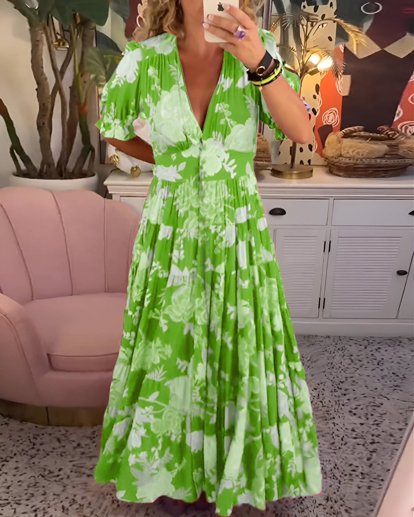 Carine | Klänning med fickor, V-ringning och blommigt tryck