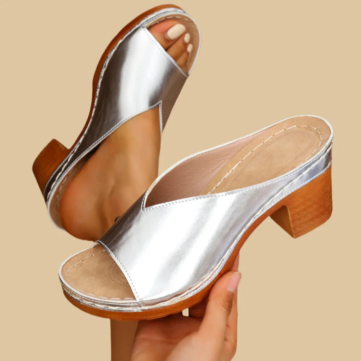 Sorina – Ortopedisk sandal med tjock klack