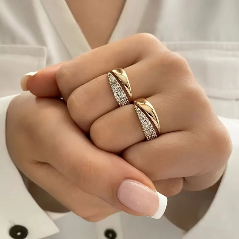 Elegant Guld Ring med Glittrande Stenar