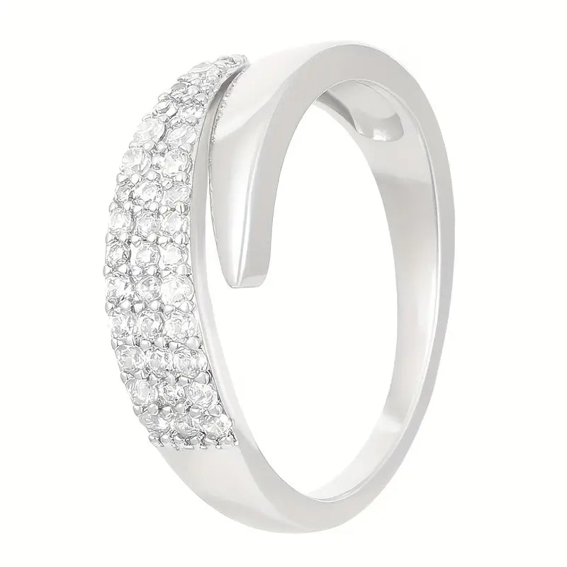 Elegant Guld Ring med Glittrande Stenar