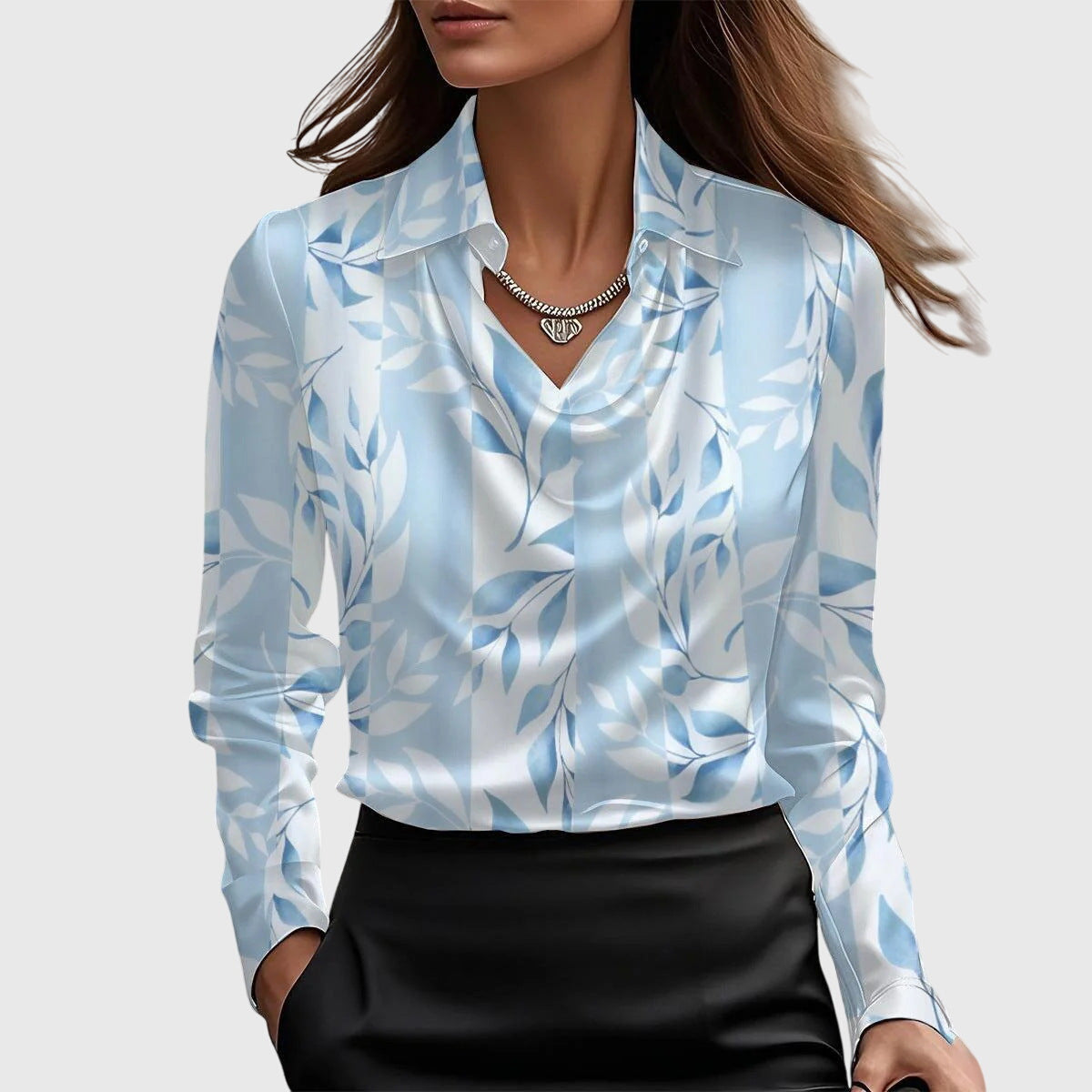 Sylvie | Blus med Lyxig Glans och Veckad Hals